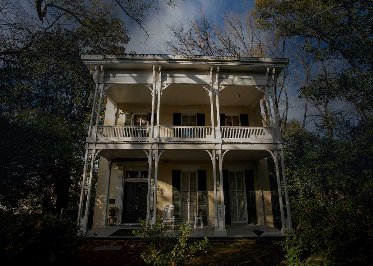 Vicksburgs Mcraven House The Most Haunted House In Mississippi Country Roads Magazine
