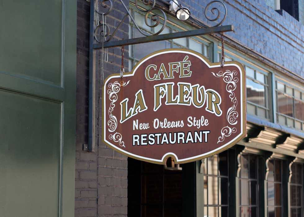 Cafe La Fleur in Laurel, MS