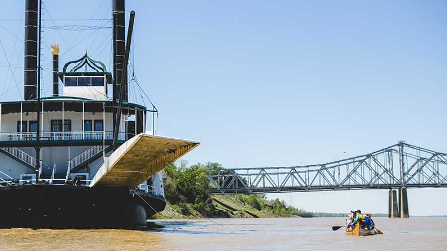 Paddling on the Mississippi River