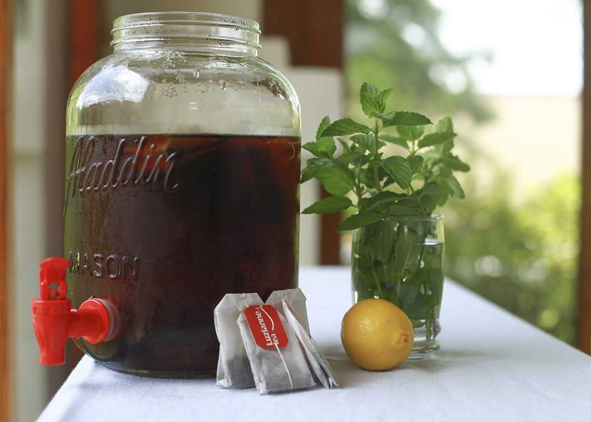 How to Make Sweet Tea - Oh, How Civilized