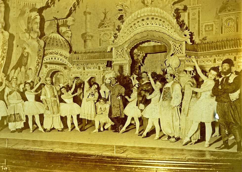 burlesque-opera-(1894)-#2.jpg