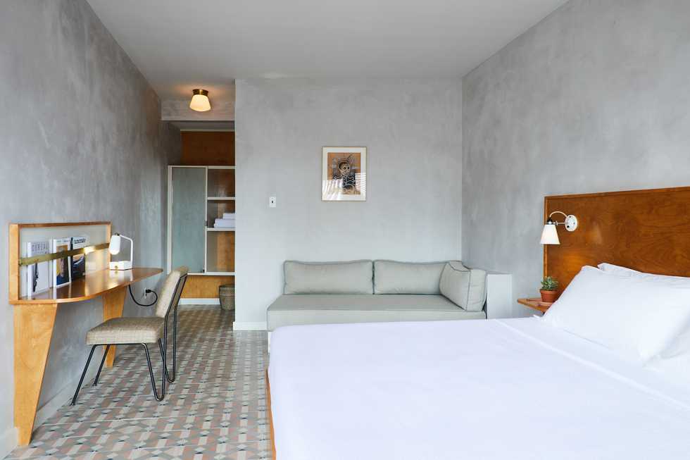 THE-DRIFTER_Single-King-Guestroom_Nicole-Franzen-for-Design-Hotel.jpg
